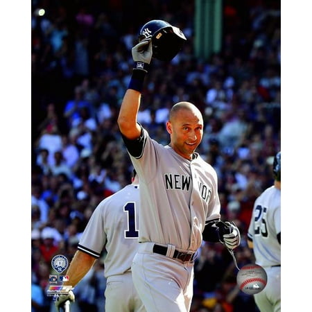 Derek Jeter leaves the field for the last time in his final game- September 28 2014 at Fenway Park Photo (Best Time For Fenway Park Tour)
