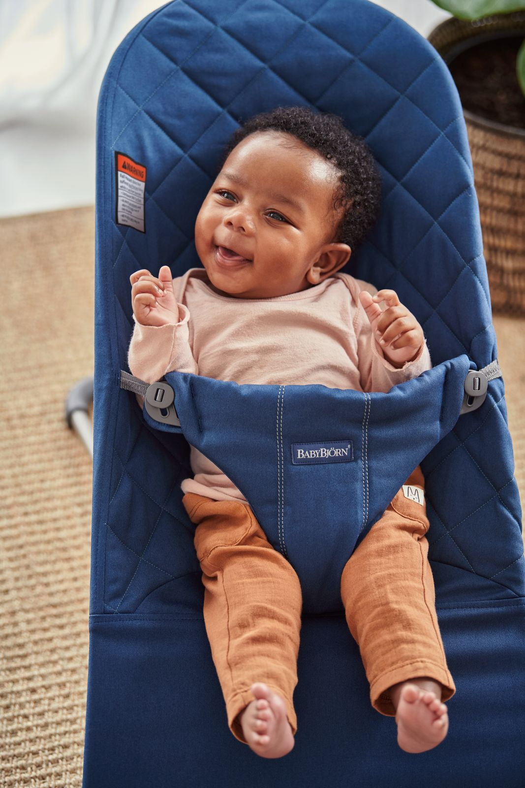 BabyBjorn Bouncer Bliss Baby Bouncer with Midnight Blue Classic Quilt