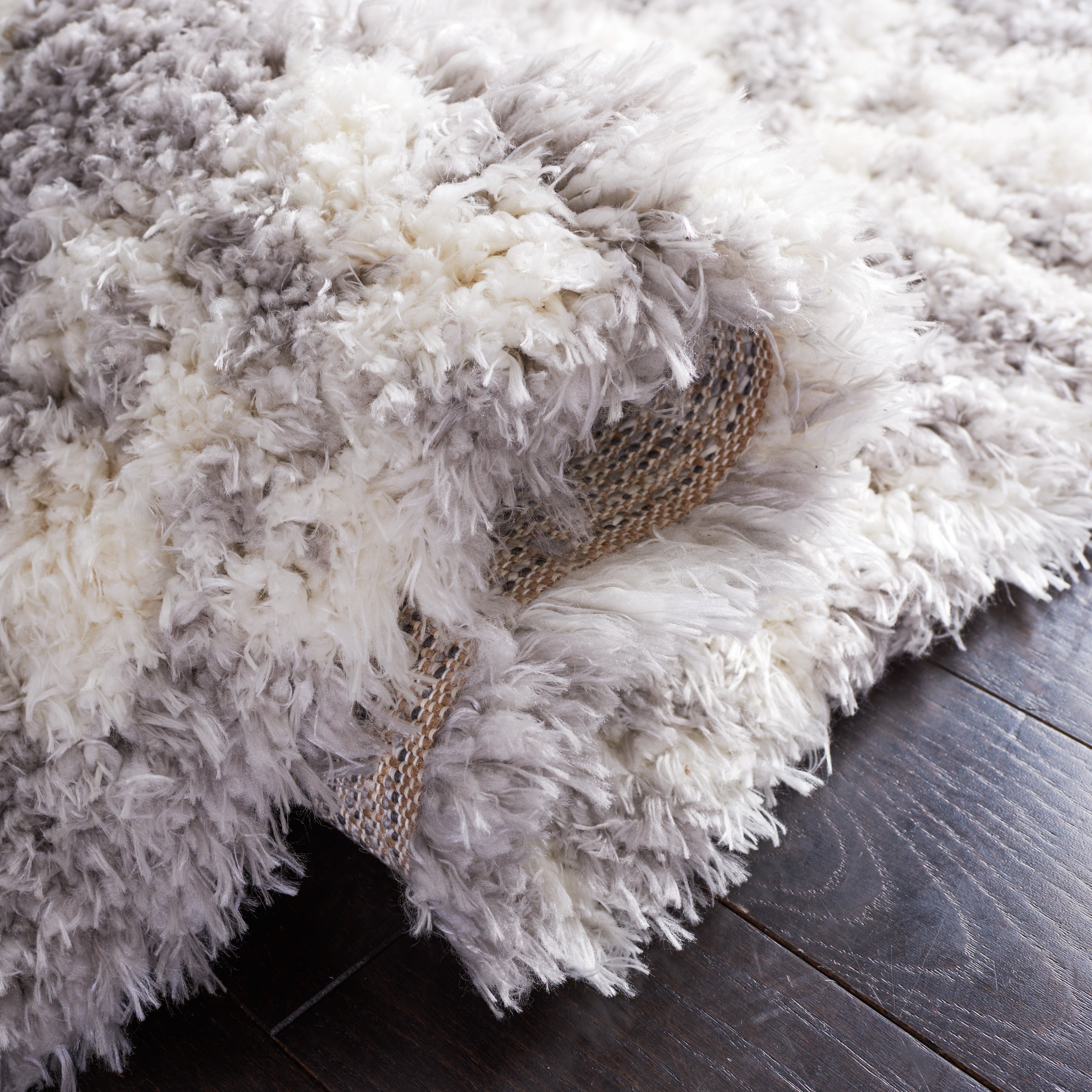 Safavieh Flokati Claudia Aztec Polyester Shag Area Rug, Gray/Ivory, 4' x 6'