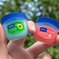 thumbnail image 5 of JIN Bálsamo labial Vaseline Rosy Lips Crema de manteca de cacao Bálsamo labial natural nutritivo a base de plantas Cuidado de labios teñidos y transparentes, 5 of 5