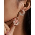 thumbnail image 3 of Aretes de oro laminado con piedras transparentes, 3 of 6