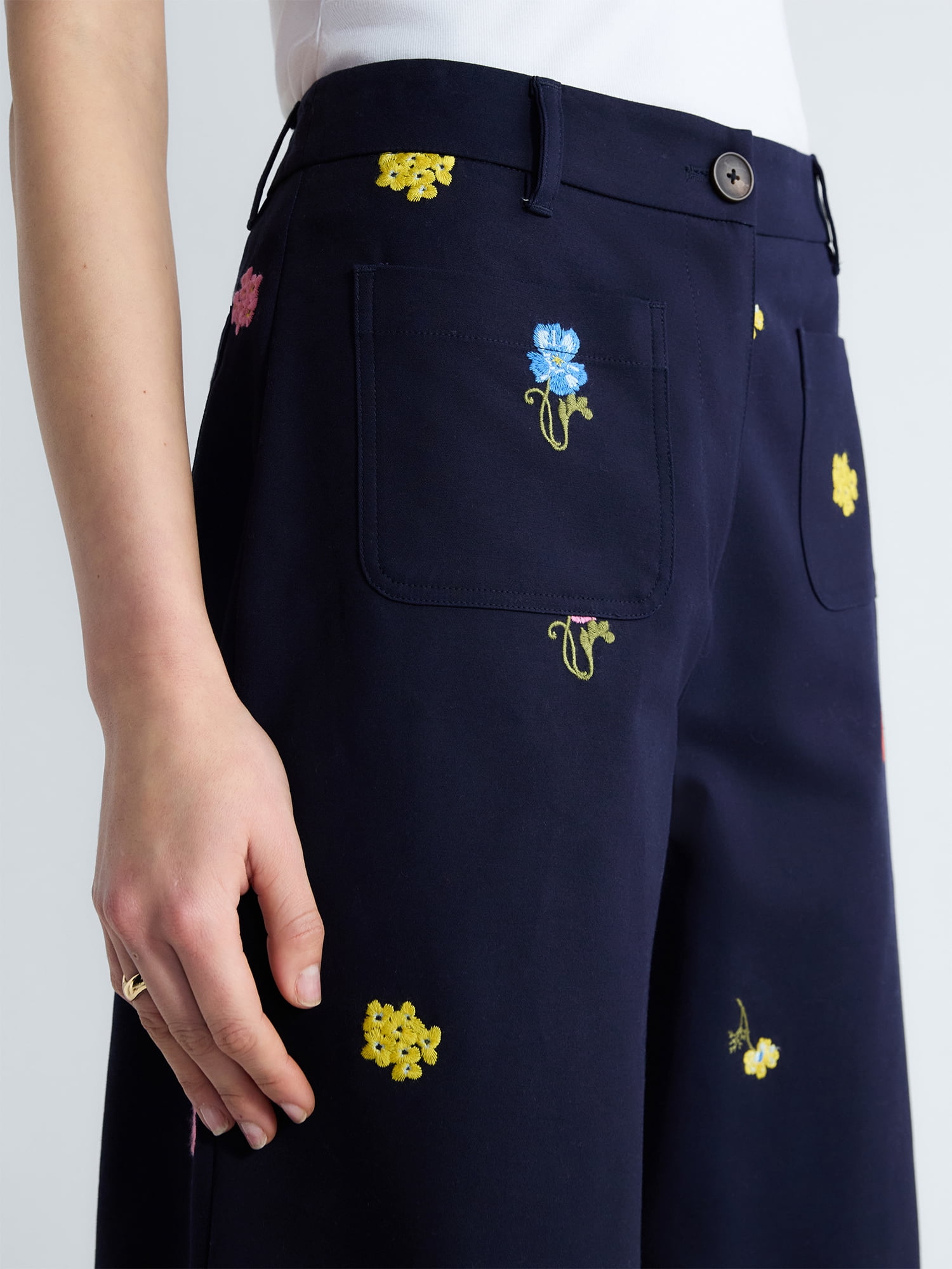 Free Assembly Women's Embroidered Wide Leg Cropped Pants, 26