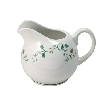 Pfaltzgraff Winterberry Stoneware 24 oz Gravy Pitcher
