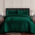 thumbnail image 1 of Tribeca Living Juego De Cama De Terciopelo Tamaño King De Tres Piezas Con Punto De Panal, Incluye Un Edredón Extragrande Y Dos Fundas De Almohada Falsas, 260 G/M², Terciopelo Súper Suave Lugano/Verde, 1 of 5