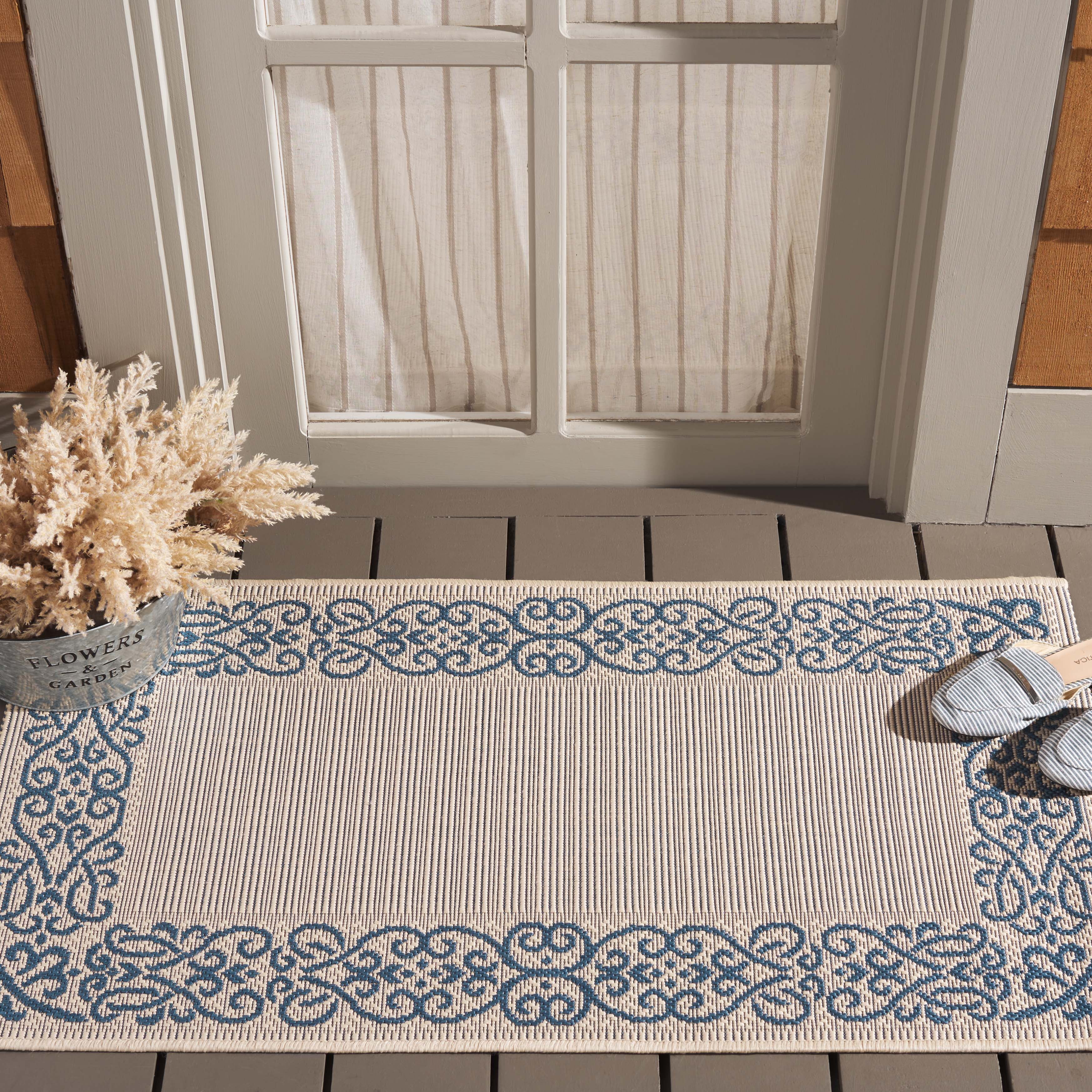 Safavieh Courtyard Ellie Oriental Indoor/Outdoor Area Rug, Natural/Blue, 2' x 3'7"