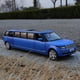 thumbnail image 2 of Modelo Land Rover de juguete, escala 1:32, azul, con luces, sonido y retroceso, 2 of 4