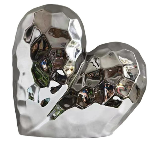 GROWTH TANK Heart Sculpture Ceramic Art Sculpture Decorative Piece Modern Romantic Decor