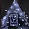 thumbnail image 4 of Luces navideñas CESOF de 20 pies y 40 LED con forma de copo de nieve, 4 of 6