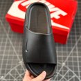 thumbnail image 3 of 2023 Calm Slide Hombres Y Mujeres Suave Impermeable Zapatillas Deportivas Para El Hogar Sandalias, 3 of 4