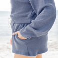 thumbnail image 3 of Sweat-shirt à Manches Longues et Short Élastique pour Femmes en 2 Pièces, 3 of 9