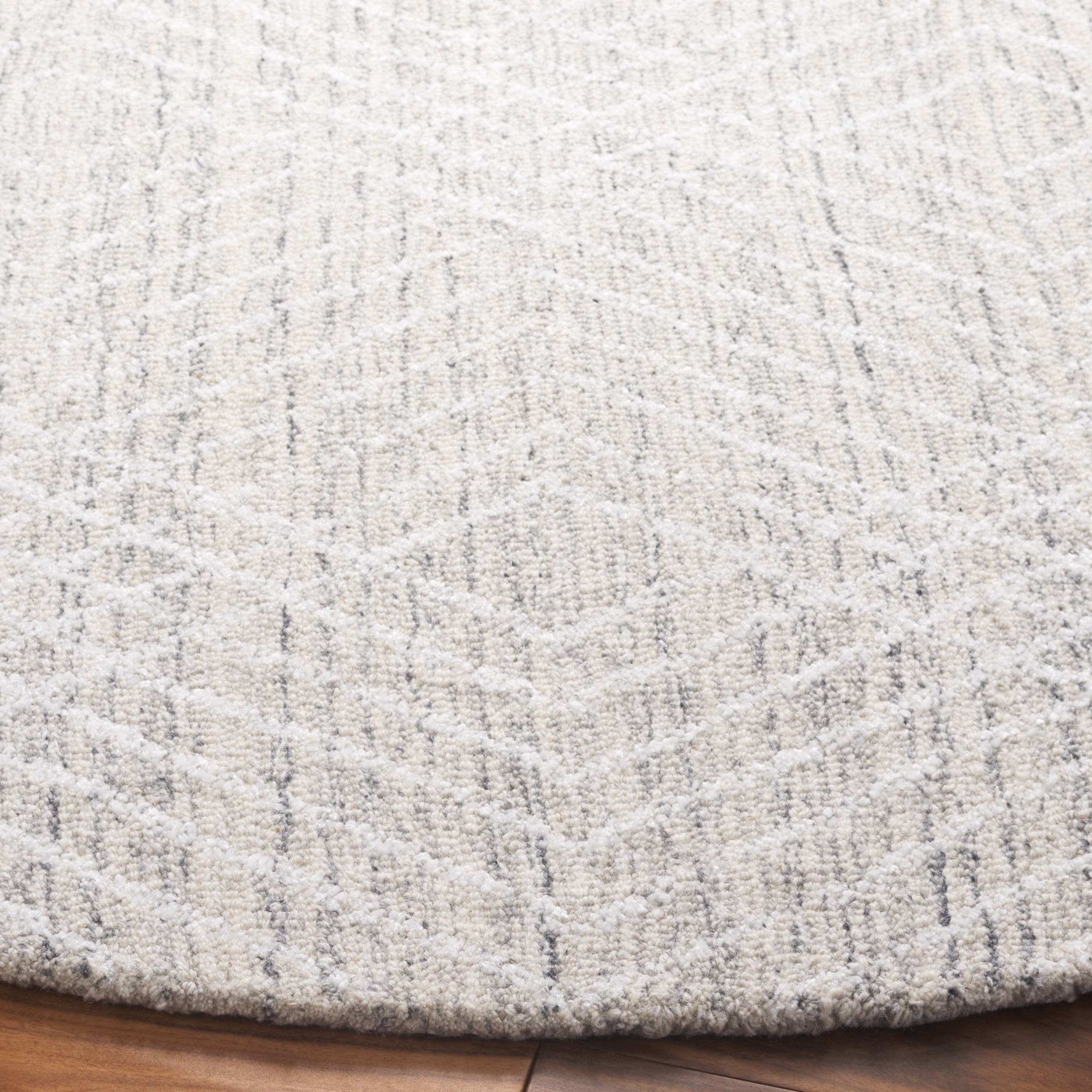 SAFAVIEH Abstract Dania Diamond Area Rug, Silver/Ivory, 6' x 6' Round