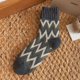 thumbnail image 1 of Calcetines de rizo de lana en zigzag para hombre, nuevos calcetines de invierno de moda que combinan con todo, gruesos y cálidos para hombre, 1 of 6