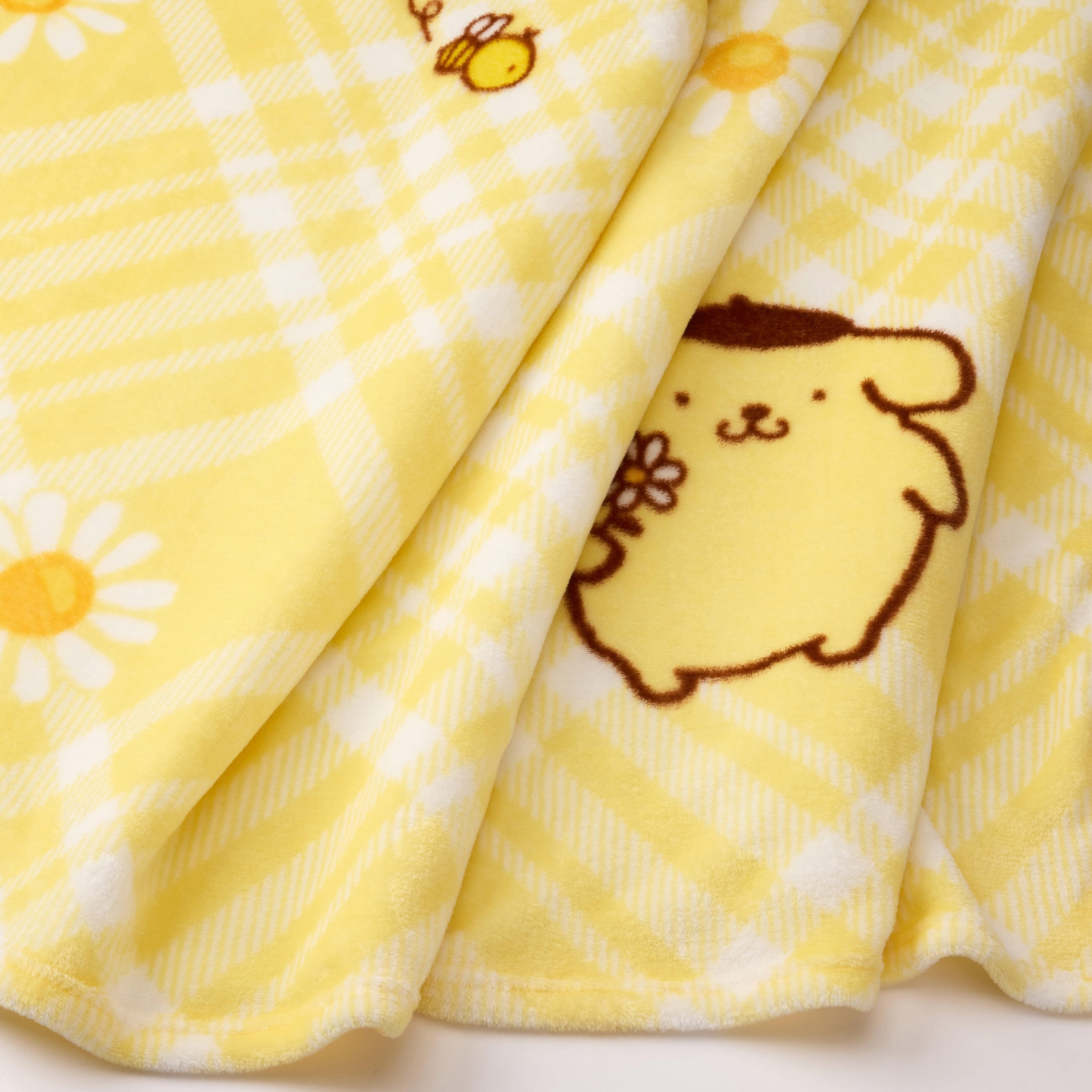 Pompompurin Yellow Gingham Print Fleece Bed Blanket, Twin/Full, Sanrio