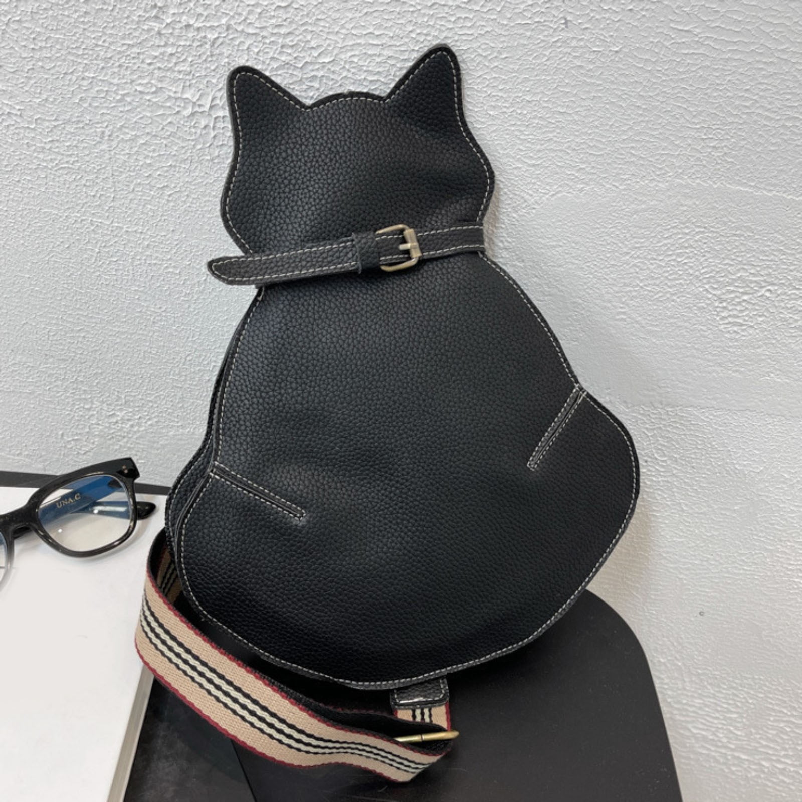 Mepaouo Cute Cat Crossbody Bags for Women Cell Phone Shoulder Handbag Chest Bag with Wide Strap(Black)