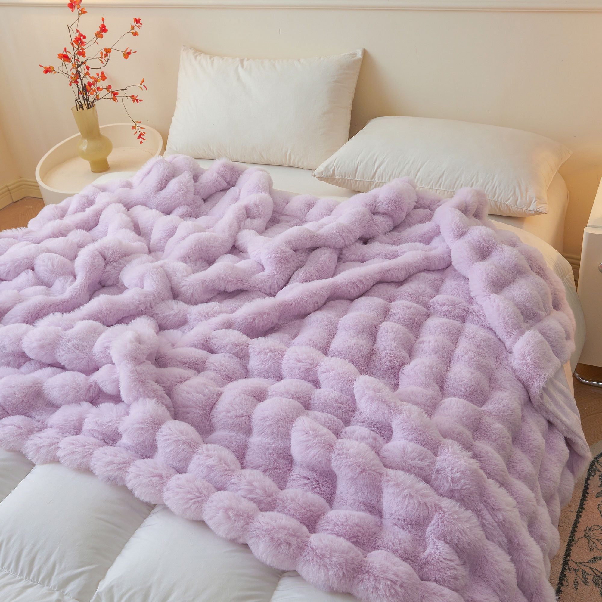 LIFEREVO Fluffy Faux Rabbit Fur Bubble Blanket, Plush Shaggy Throw for Couch Sofa, Cozy Furry Light Purple Bed Blanket Adult Girls, Aesthetic Fuzzy Throw for Bedroom Living Room, 60x90, Lavender