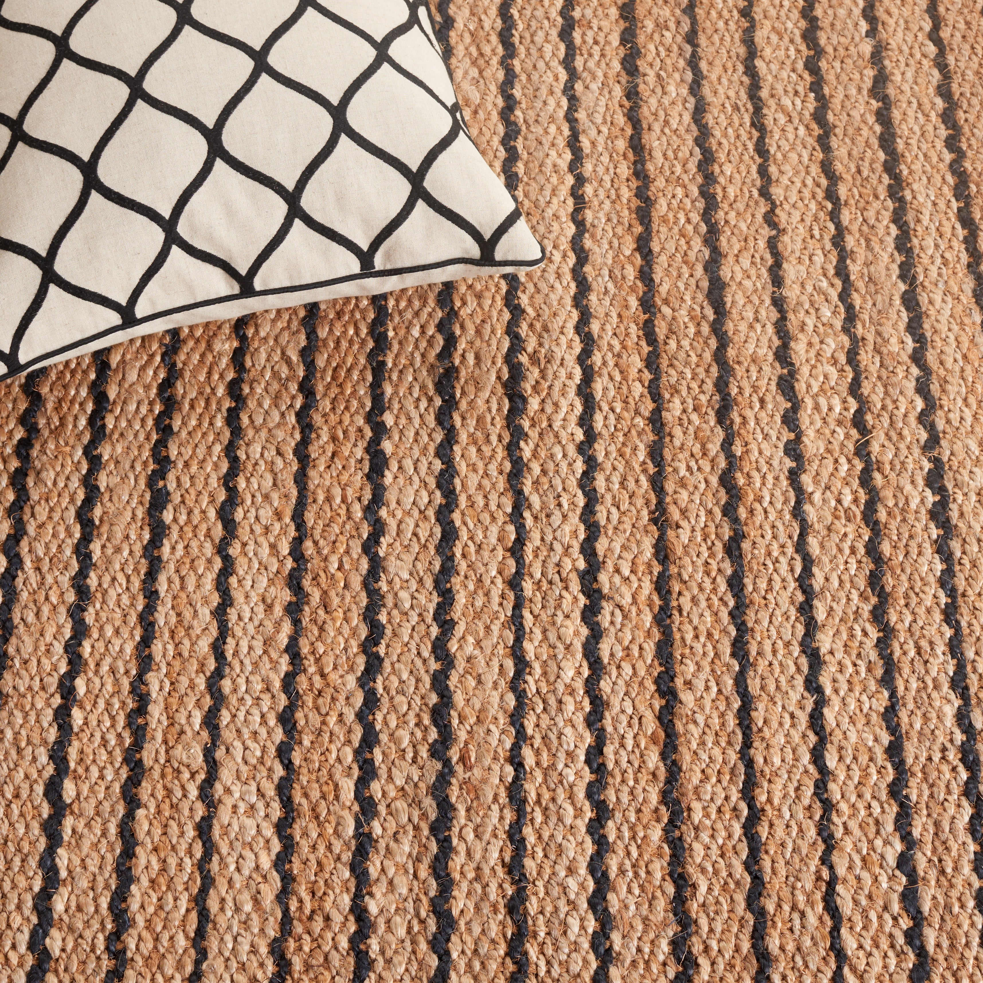 SAFAVIEH Palm Beach Leyla Striped Area Rug, Natural/Black, 4' x 6'