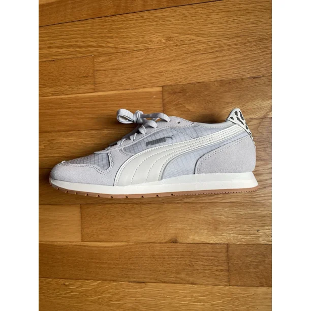 PU & MA Women’s Optimal ComfortSuper Soft and Light Sneakers Lace Up Gray