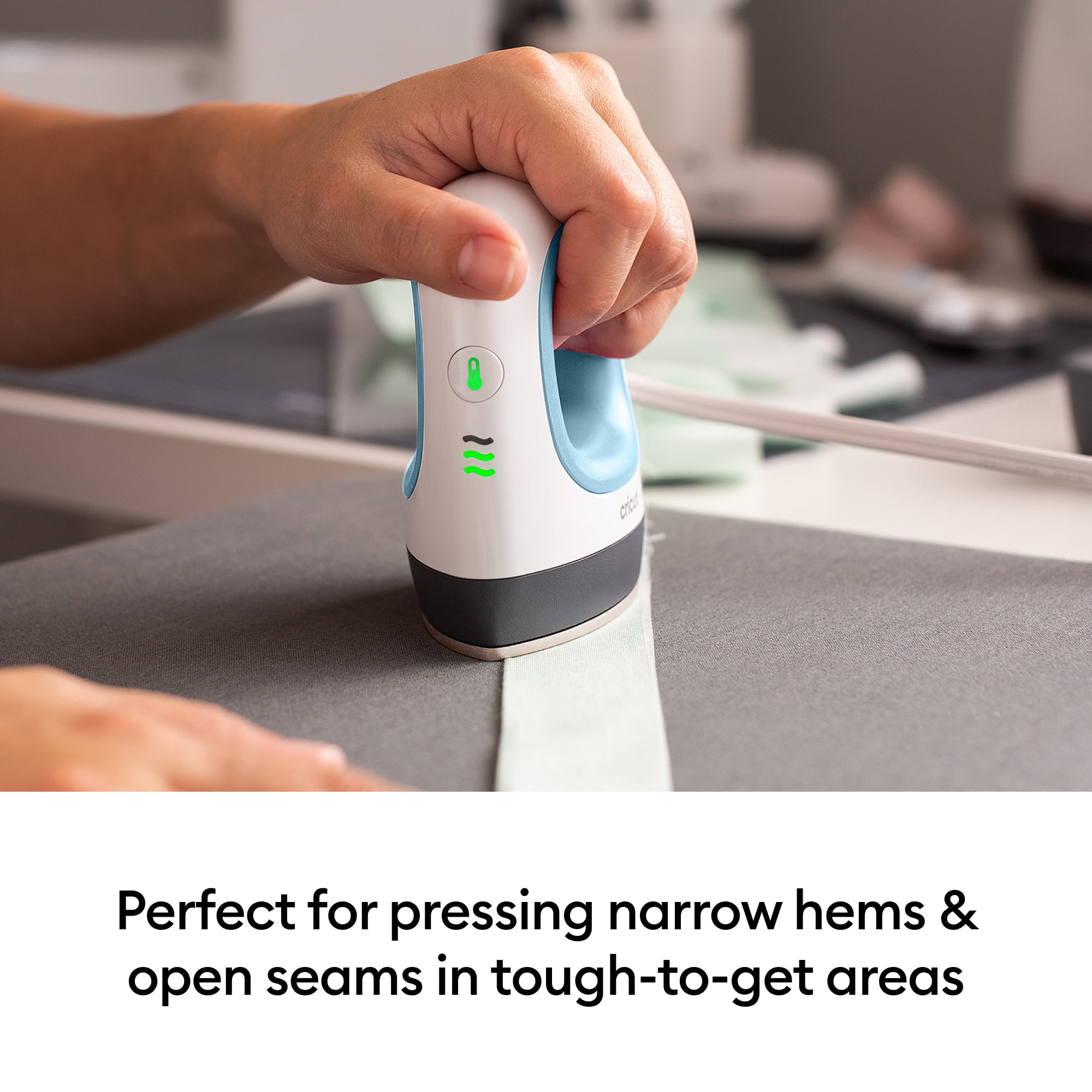 Cricut EasyPress Mini™Compact Handheld Heat Press Machine