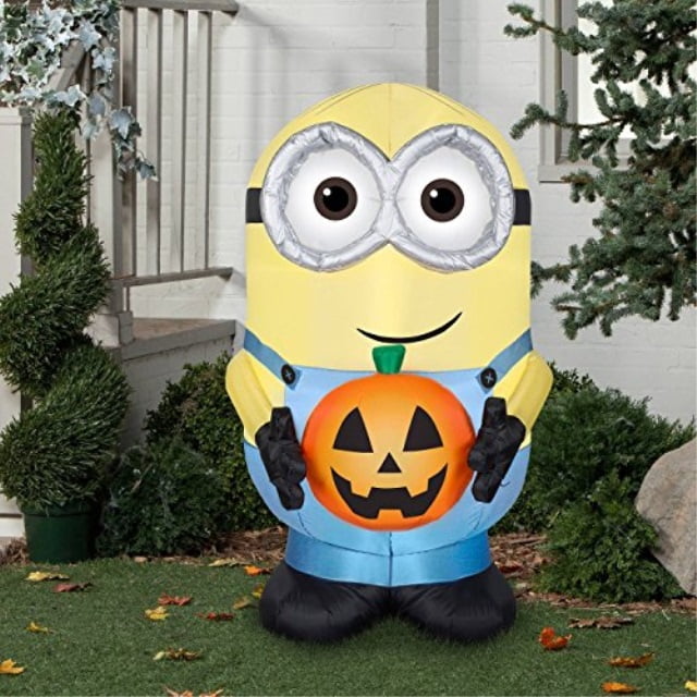 gemmy halloween inflatable minion dave holding pumpkin