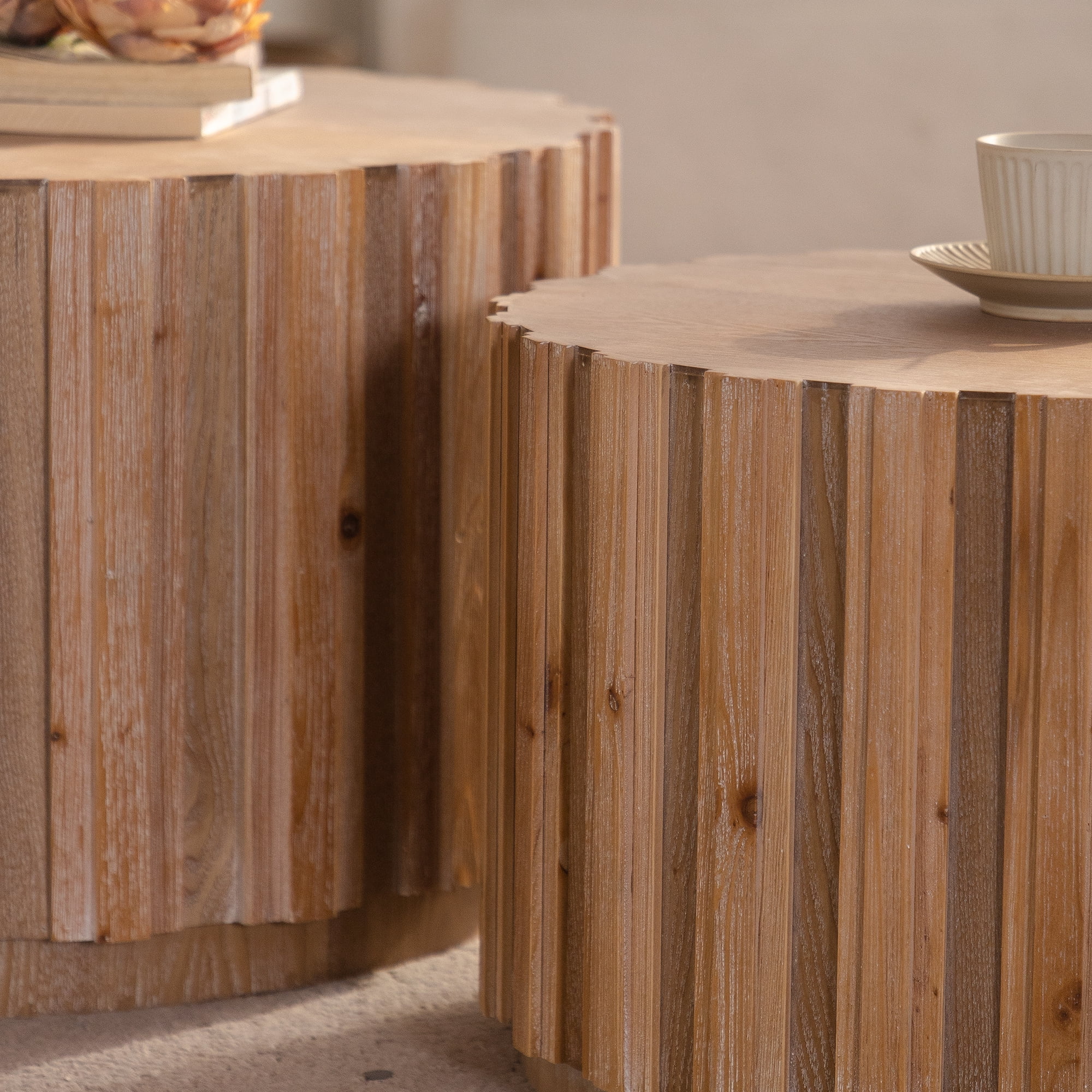 Leumius Round Nesting Coffee Table Set of 2, Wood Accent Tables with Vertical Slatted Body, Rustic Farmhouse Side Tables for Living Room Natural
