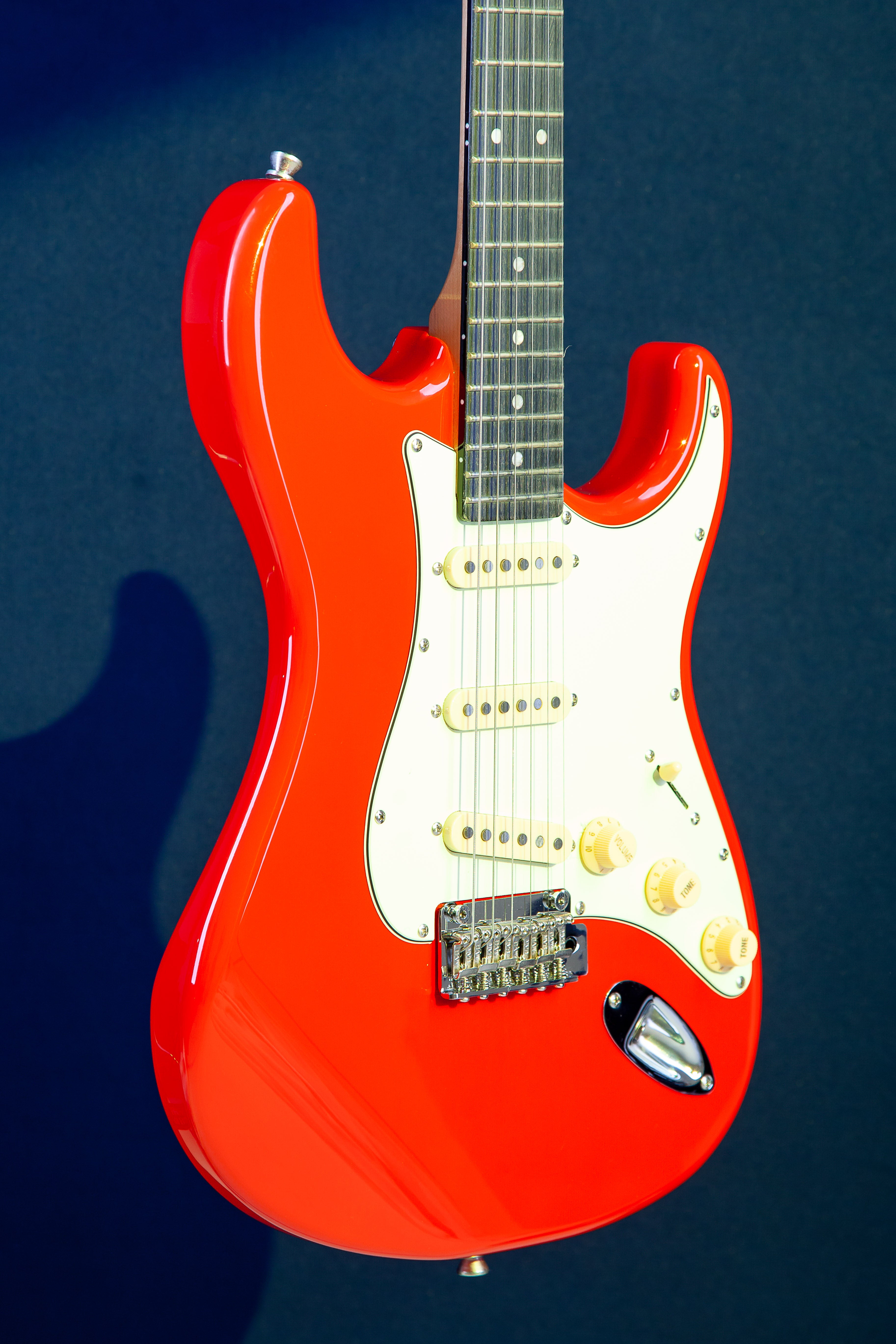 Tagima T 635 CLASSIC-MR-DF/MG Electric Guitar - Metallic Red
