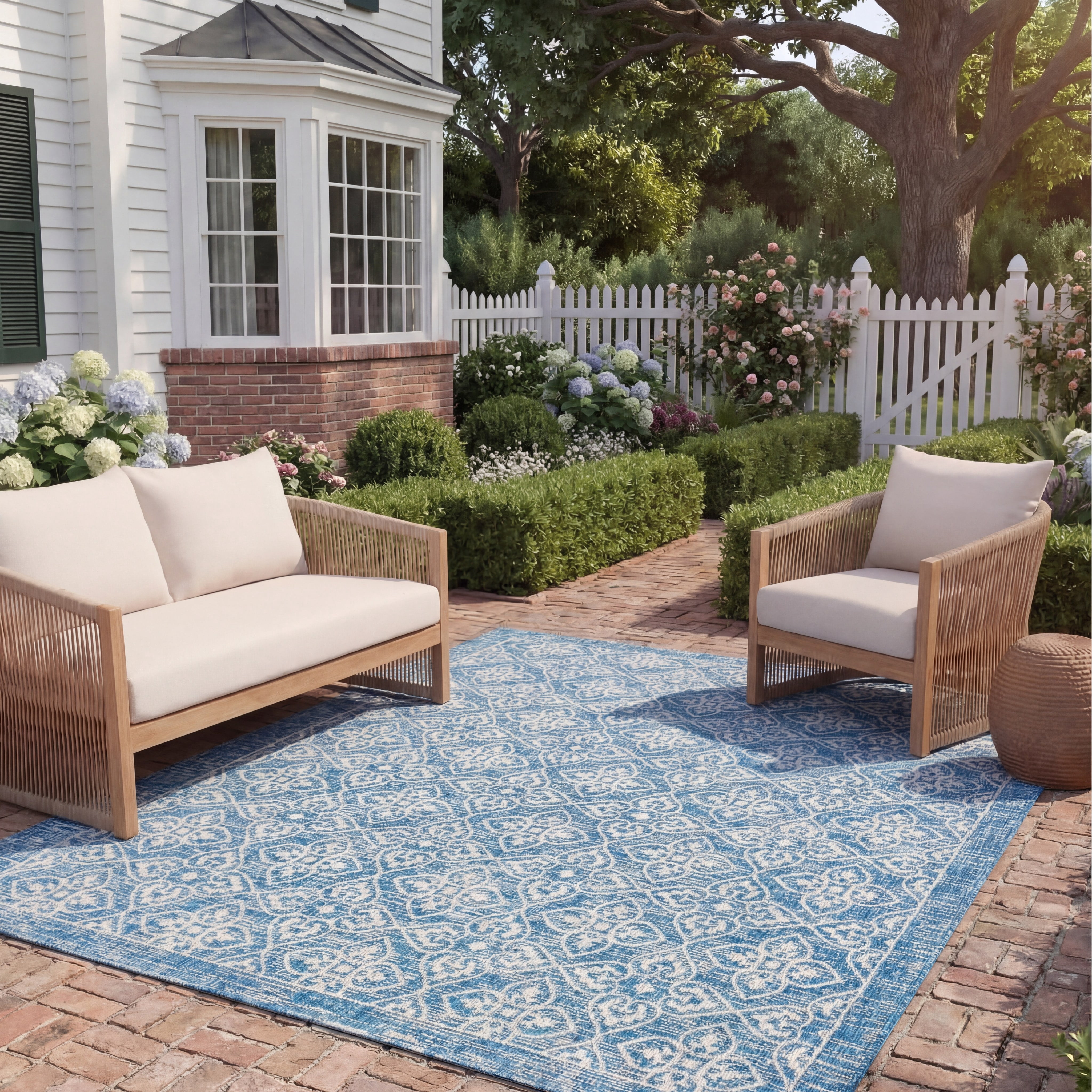 SAFAVIEH Courtyard Amber Damask Indoor/Outdoor Area Rug, Navy/Grey, 6'7" x 9'6"