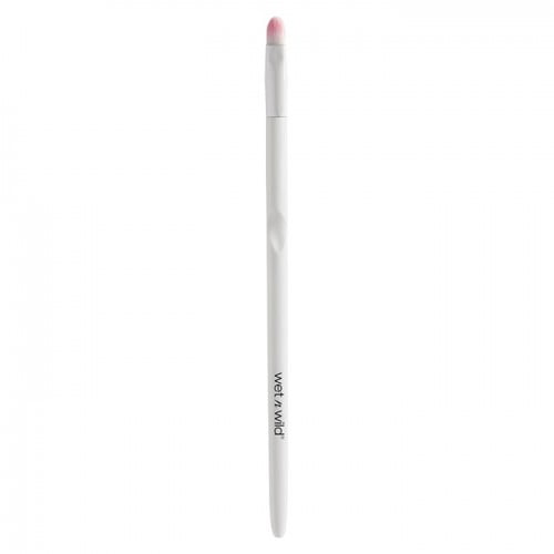 small concealer brush