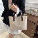 thumbnail image 4 of Bolso de hombro casual para mujer Bolso de mano Bandolera | Bolso bandolera con correa ajustable | Poliéster | Diseño elegante y holgado | Opciones de color caqui beige | 32x27cm | Ligereza |, 4 of 5
