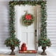 thumbnail image 5 of Corona Navideña de Ratán Tejido con Piñas Artificiales y Bayas Rojas | Adorno Colgante Verde de 40 Cm para Puerta, Ideal para Interiores y Exteriores, 5 of 6