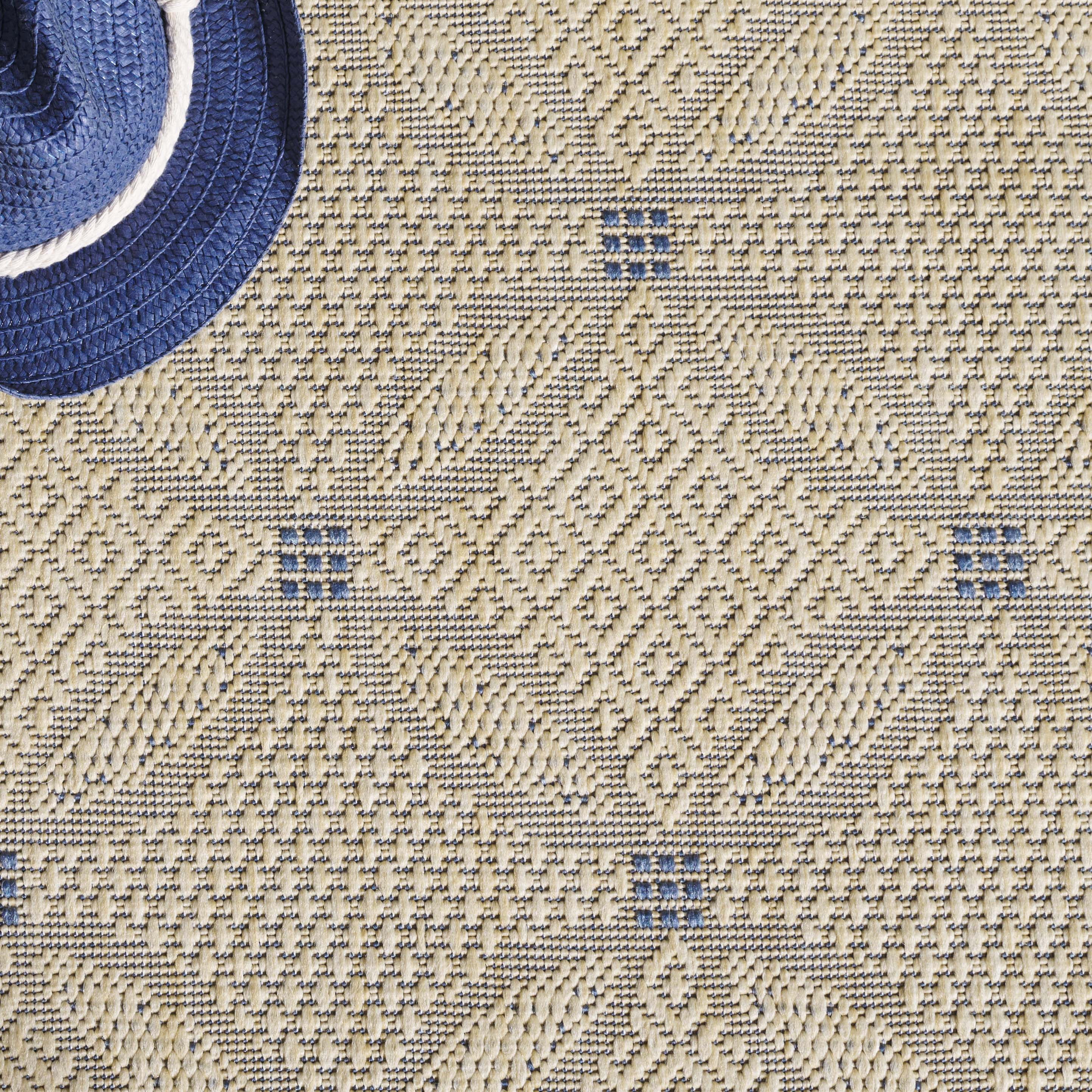 Safavieh Courtyard Gaus Oriental Indoor/Outdoor Area Rug, Natural/Blue, 2' x 3'7"