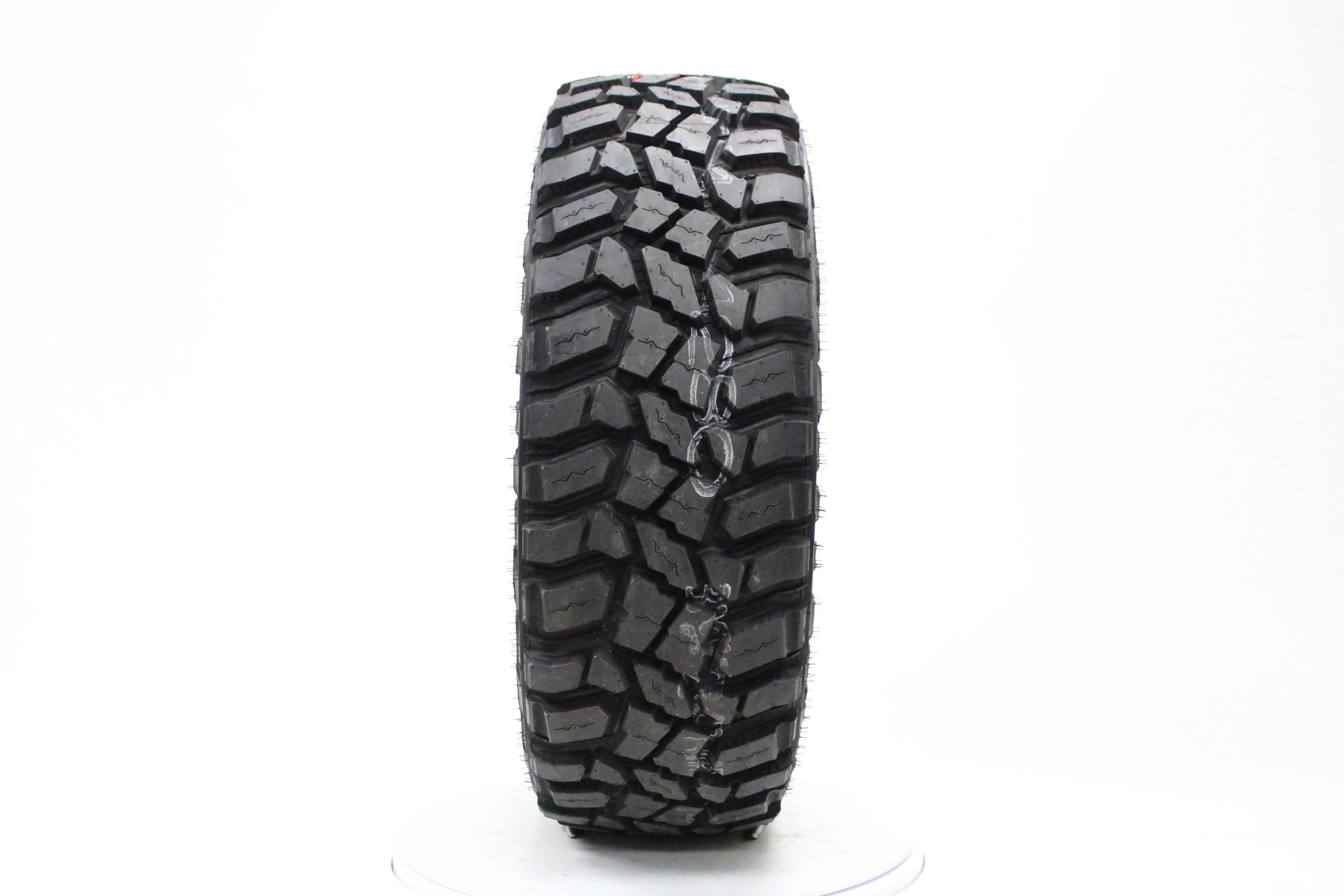 Cooper Discoverer STT PRO 235/85R16 120 Q Tire
