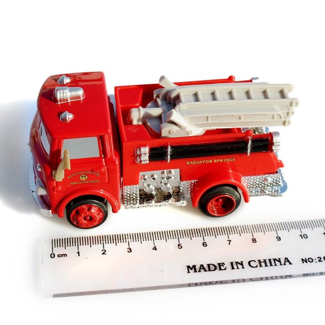 Disney Pixar Cars 2/3 Rayo McQueen Piston Cup Frank Carking Mater 1:55 modelo de coche de aleación de metal fundido a presión para niños, regalo de Navidad