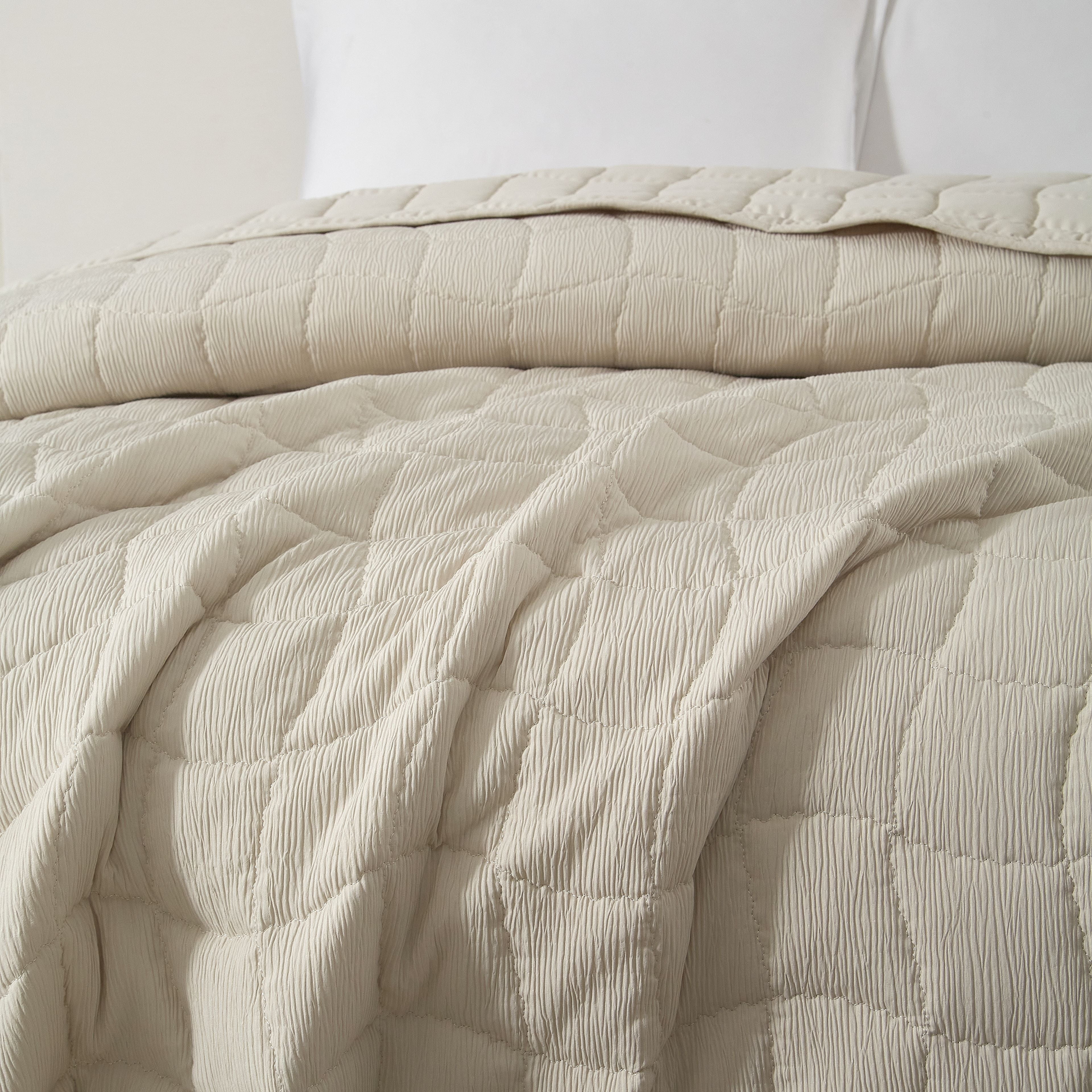 Mainstays by Becky G. & Alejandra Papyrus Beige Cloud Quilt, Full/Queen