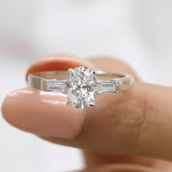 JEWELEGANT 1.5 Ct Oval Cut Moissanite Engagement Ring, Unique 3 Stone 18K Solid Gold Ring for Women