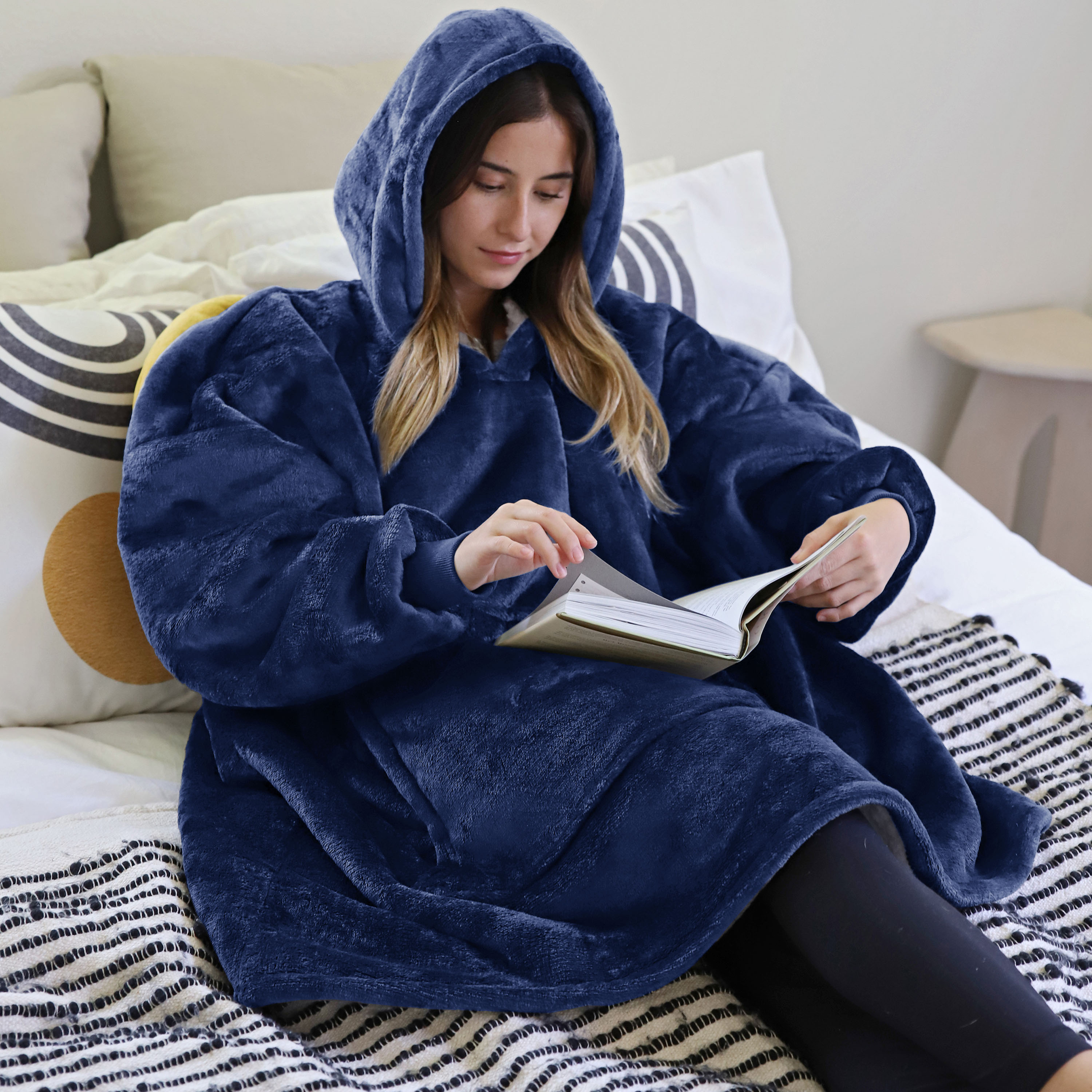Tirrinia Oversized Blanket Hoodie, Wearable Fluffy Sherpa Blanket, Cozy Sweatshirt Blanket Gift for Adult Women Men Girlfriend