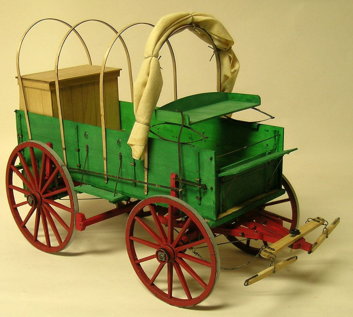 MODEL TRAILWAYS CHUCK WAGON 112 Scale