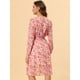 thumbnail image 4 of Vestido a media pierna con cuello en V y estampado floral con cintura fruncida Blanquecino flor roja M, 4 of 5