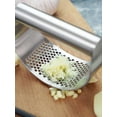 thumbnail image 4 of Presse-Ail en Acier Inoxydable, Ensemble d'Outils avec Éplucheur à Rouleau en Silicone et Brosse de Nettoyage, 4 of 8