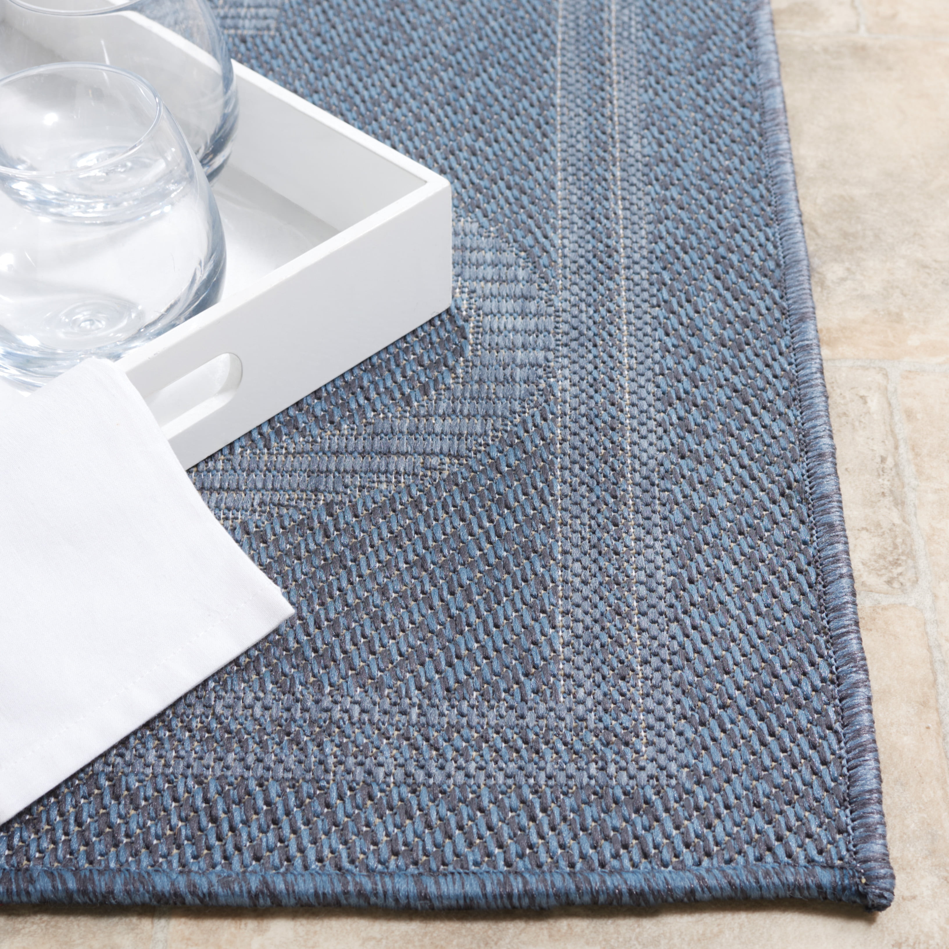 SAFAVIEH Machine Washable Rug Indoor/Outdoor Bermuda Collection - Bermuda Tamaya Geometric Machine Washable Indoor/Outdoor Area Rug, Navy, 9' x 12'