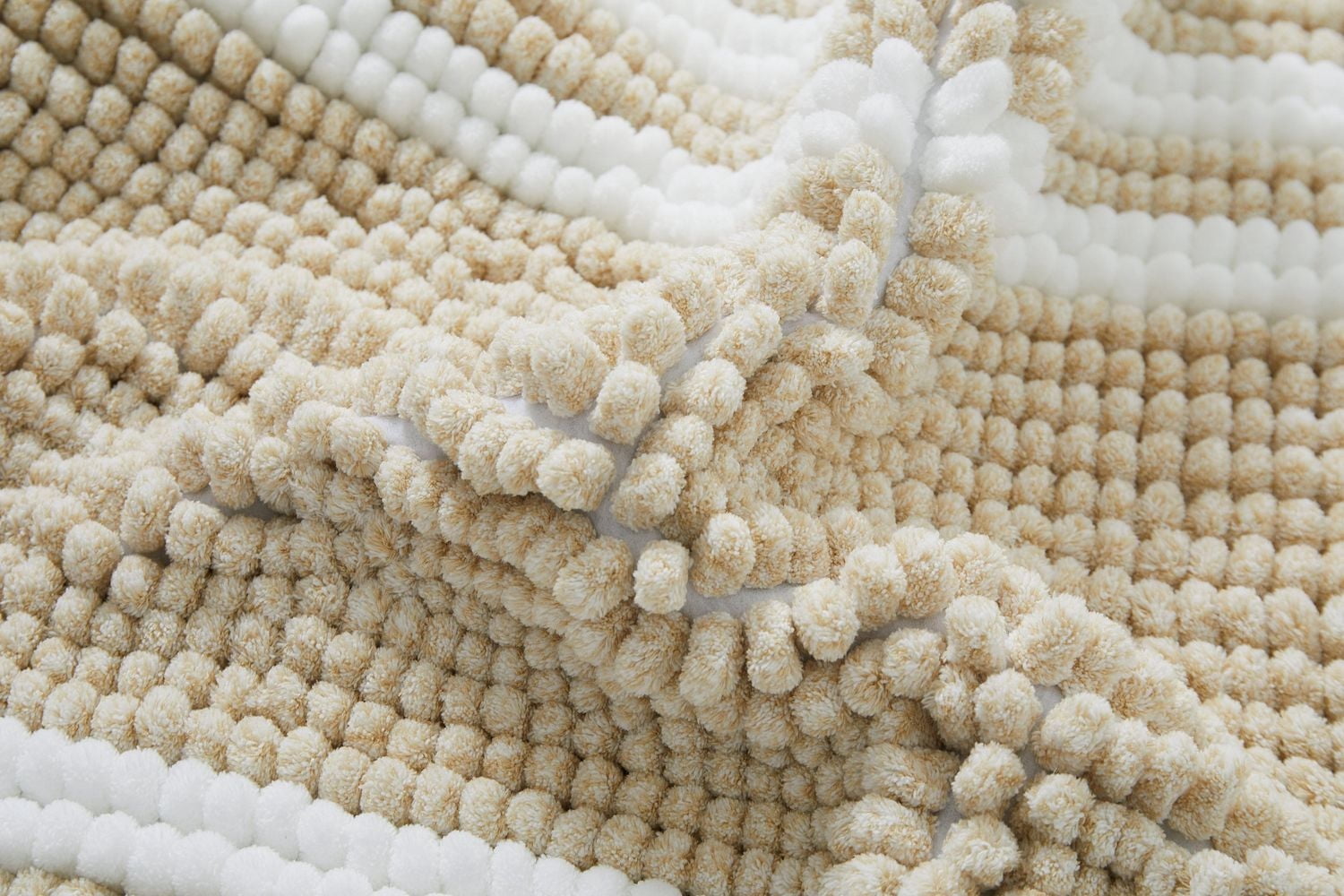 Chaps Luxury Bath Rug - Plush Comfort for Stylish Bathrooms, Tan, 17" x 24"