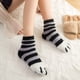 thumbnail image 5 of Jumpingount Calcetines de algodón con estampado divertido de invierno para hombre y mujer Medias barras negras Jumpingount AP000972-03, 5 of 6