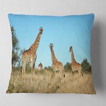 Designart Giraffe Family in Africa - African Throw Pillow - 18x18