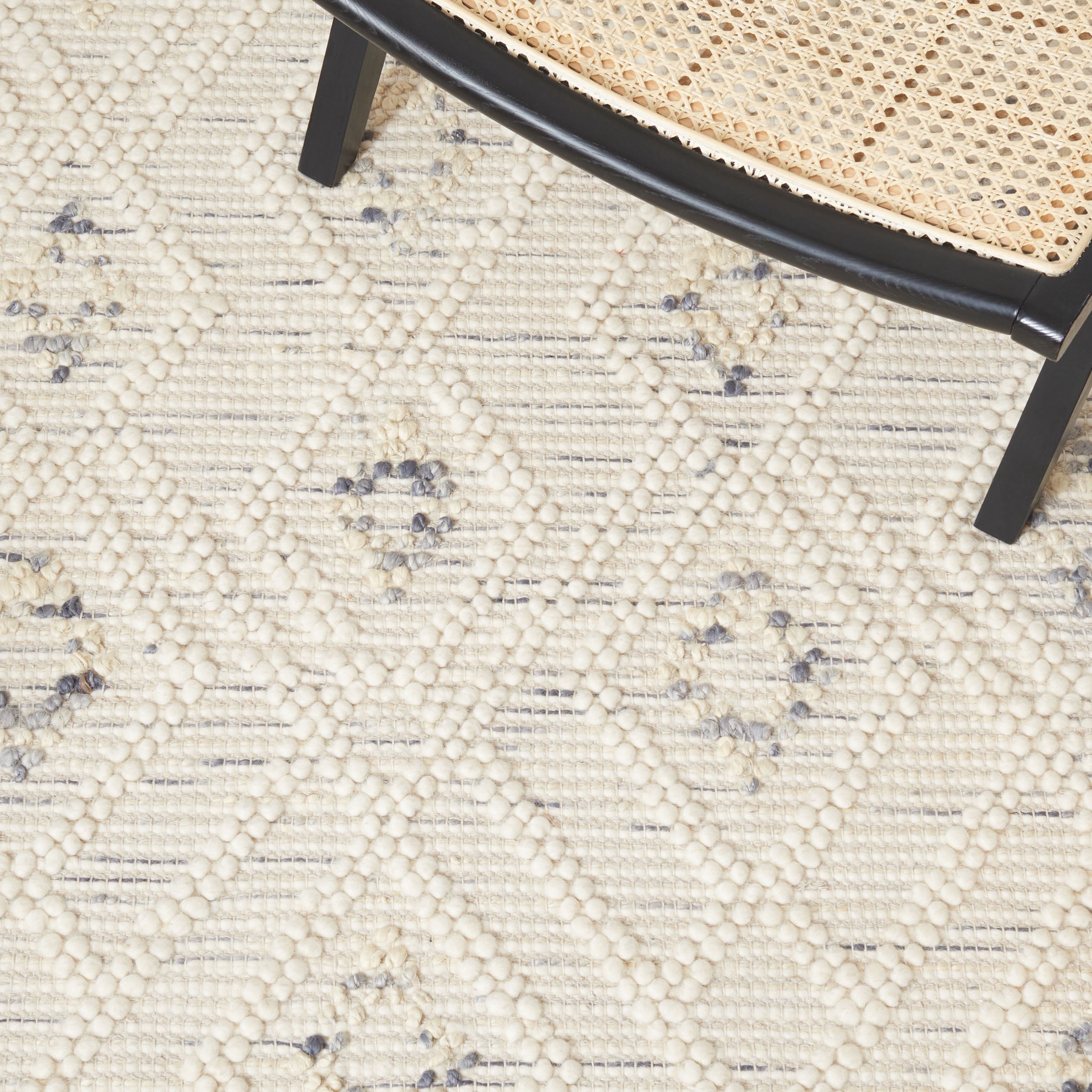 SAFAVIEH Natura Merrill Diamond Area Rug, Ivory/Grey, 6' x 6' Round
