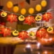 thumbnail image 4 of Guirnalda de Luces de Calabazas, Decoración Otoñal, Realista, con Forma de Hojas de Arce Grandes. Luces Led de Otoño, Funcionan con Pilas, para Interiores y Exteriores, Decoración de Halloween., 4 of 7