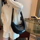 thumbnail image 1 of Bolso Bandolera Bolsa De Media Luna Para Mujer, Forma De Media Luna, Bolsa De Bola De Masa Para Niñas, Ligera Para Uso Diario Likrtyny Para Estrenar, 1 of 4