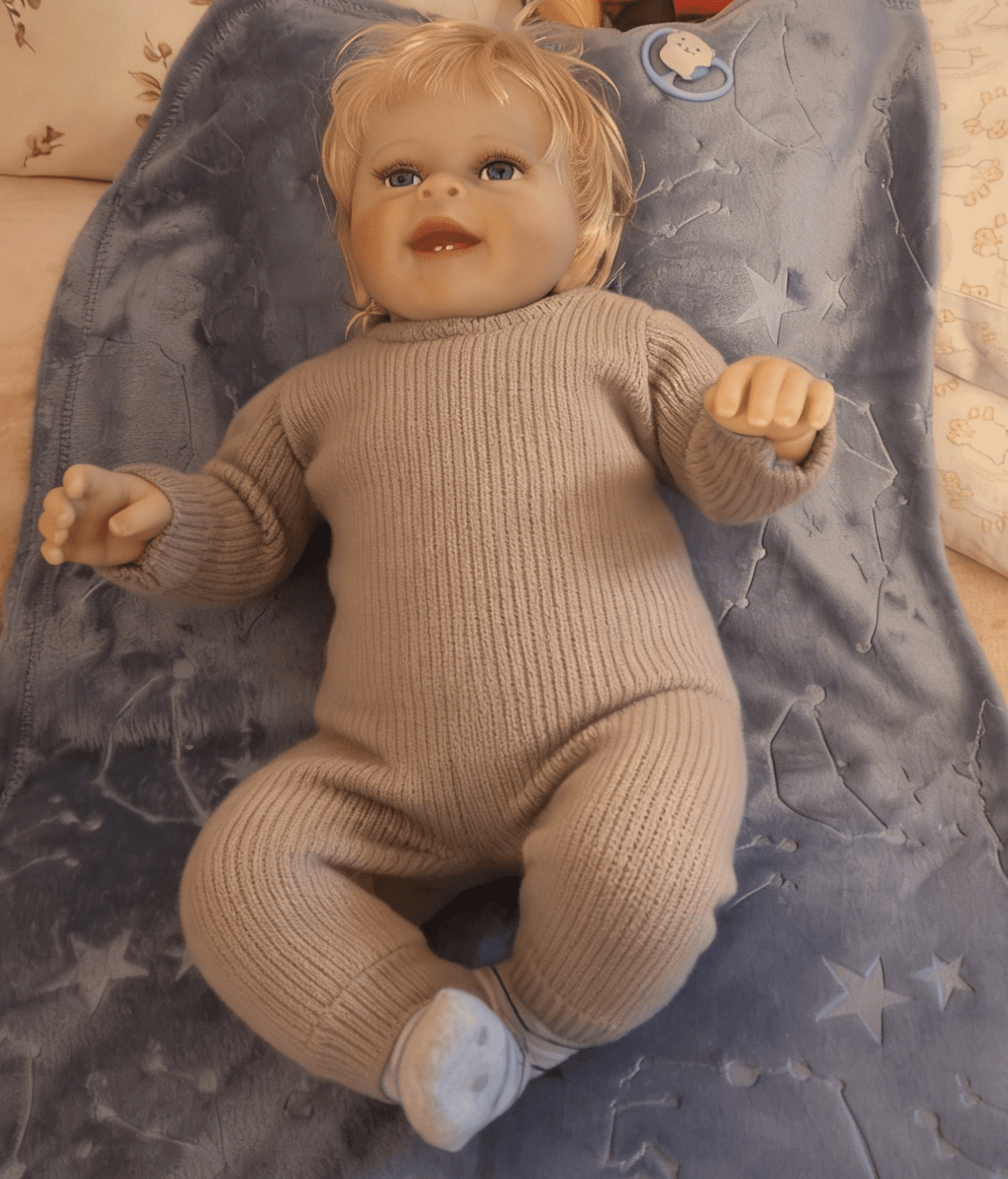 Smiling Reborn Baby Dolls Lovely 24 inch Real Looking Reborn Baby Doll Cloth Baby Doll Realistic Newborn Doll Rooted Hair Doll Toy for Ages 3+