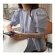 thumbnail image 3 of Blusa de gasa con volantes en el dobladillo y mangas abullonadas - Azul medio Summer Chic, 3 of 8