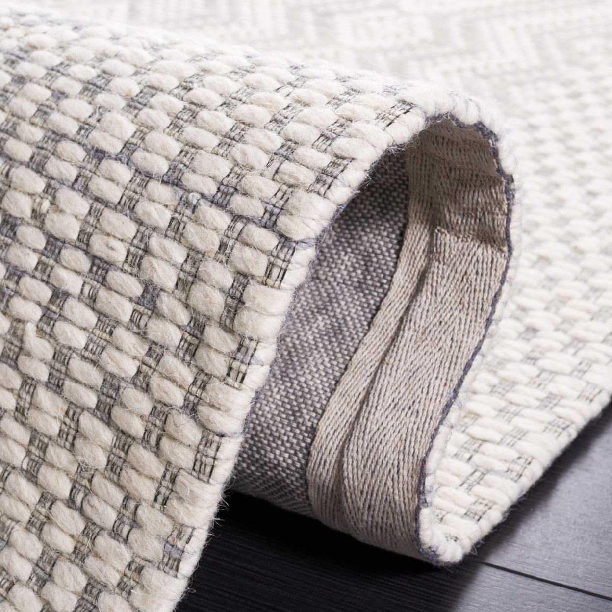 SAFAVIEH Marbella Britton Bordered Area Rug, Ivory/Grey, 3' x 5'