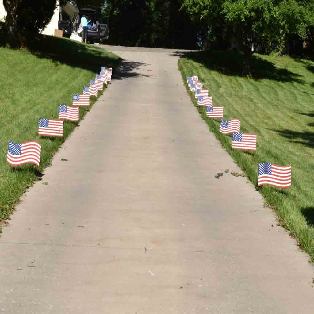 Fourth of July - Flag Pathway Markers - Corrugated Plastic Flags - Patriotic Yard Decorations - 18 Count