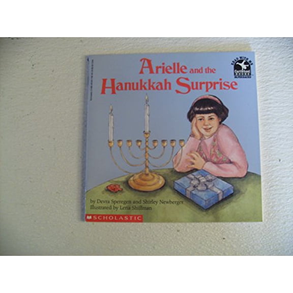 Pre-Owned Arielle and the Hanukkah Surprise (Read With Me) (Paperback) 0590461257 9780590461252